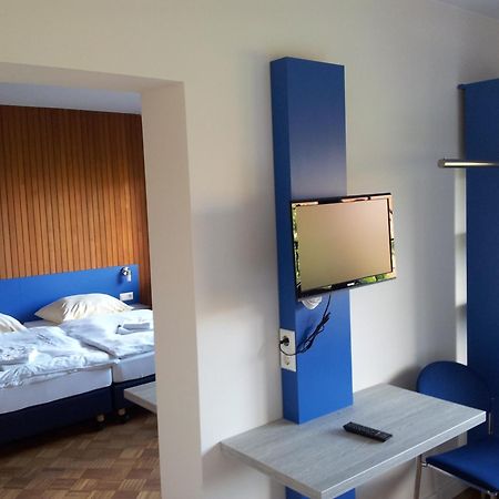 Smart Hostel By Landgasthof Velber 24H7D Seelze Kültér fotó