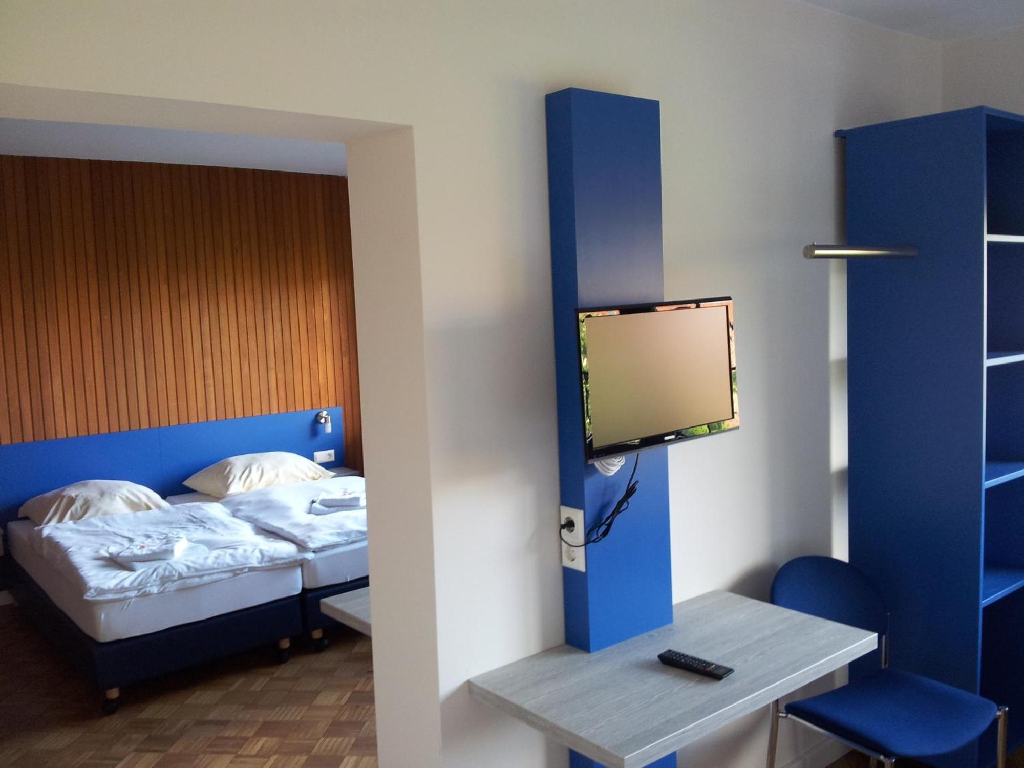 Smart Hostel By Landgasthof Velber 24H7D Seelze Kültér fotó