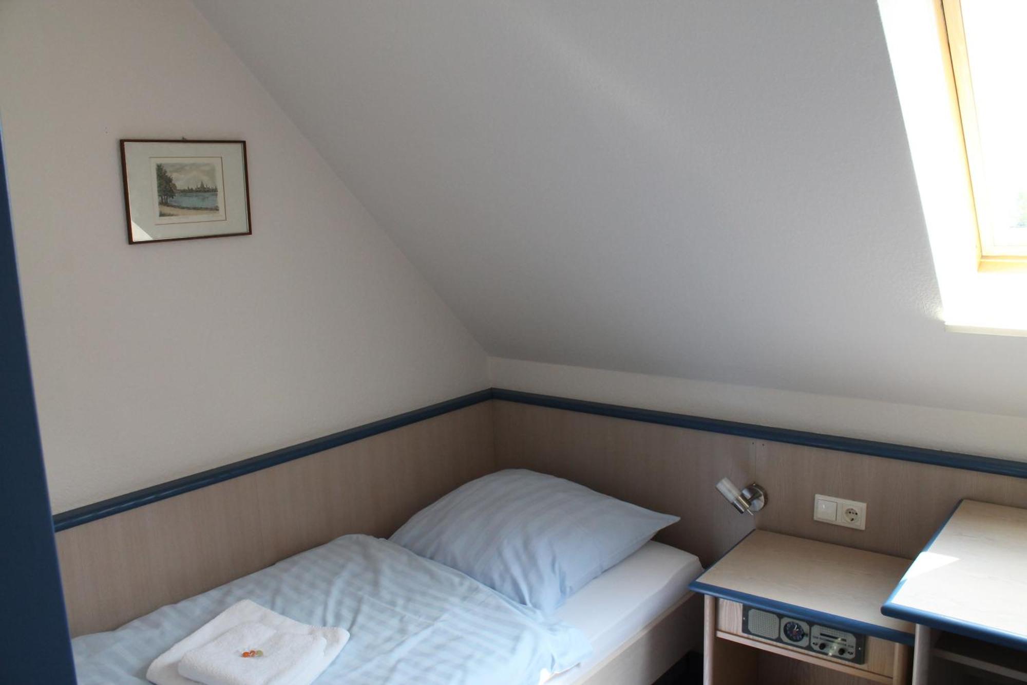 Smart Hostel By Landgasthof Velber 24H7D Seelze Kültér fotó