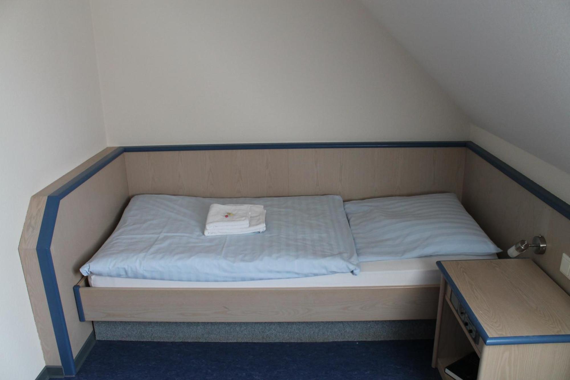 Smart Hostel By Landgasthof Velber 24H7D Seelze Kültér fotó