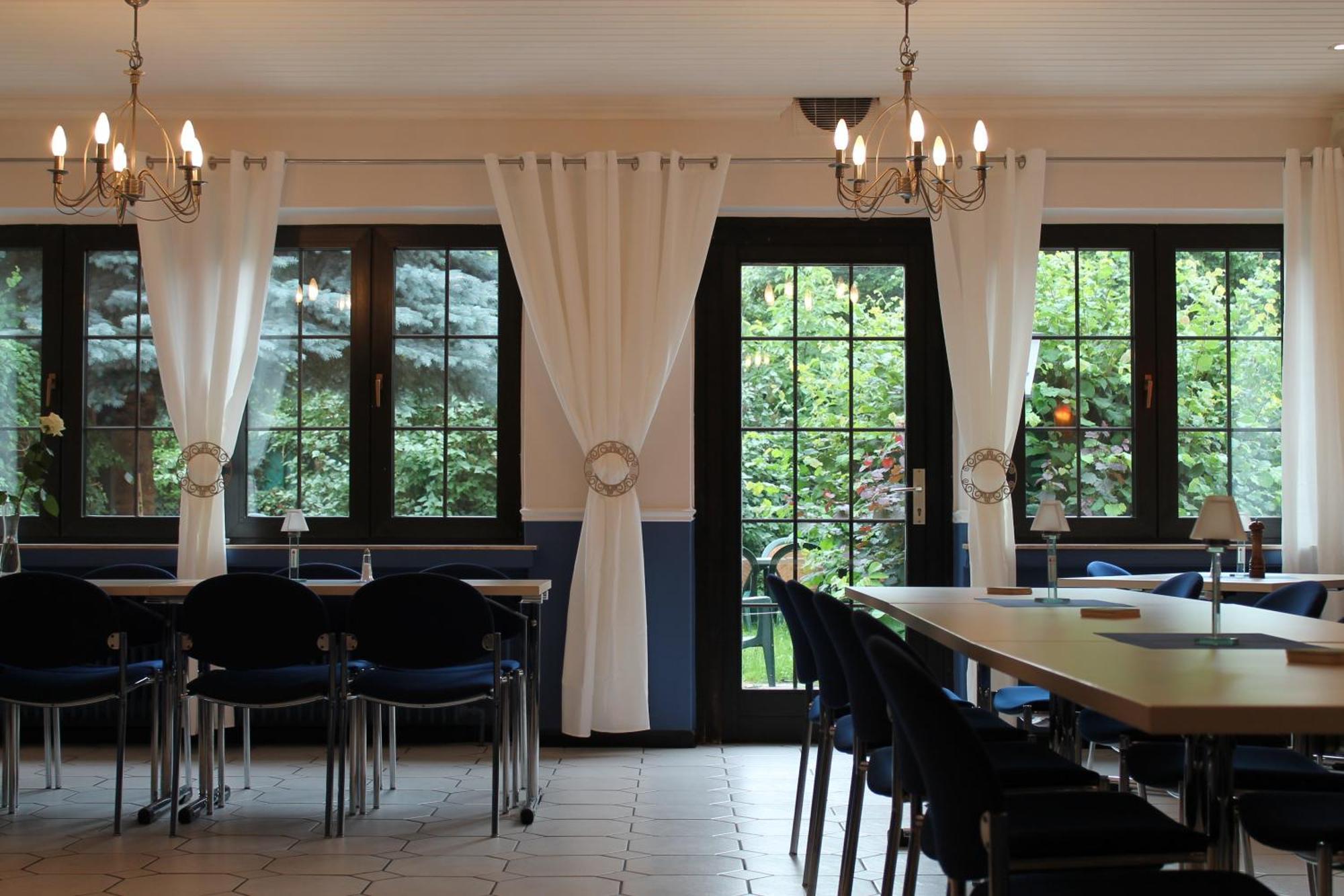 Smart Hostel By Landgasthof Velber 24H7D Seelze Kültér fotó