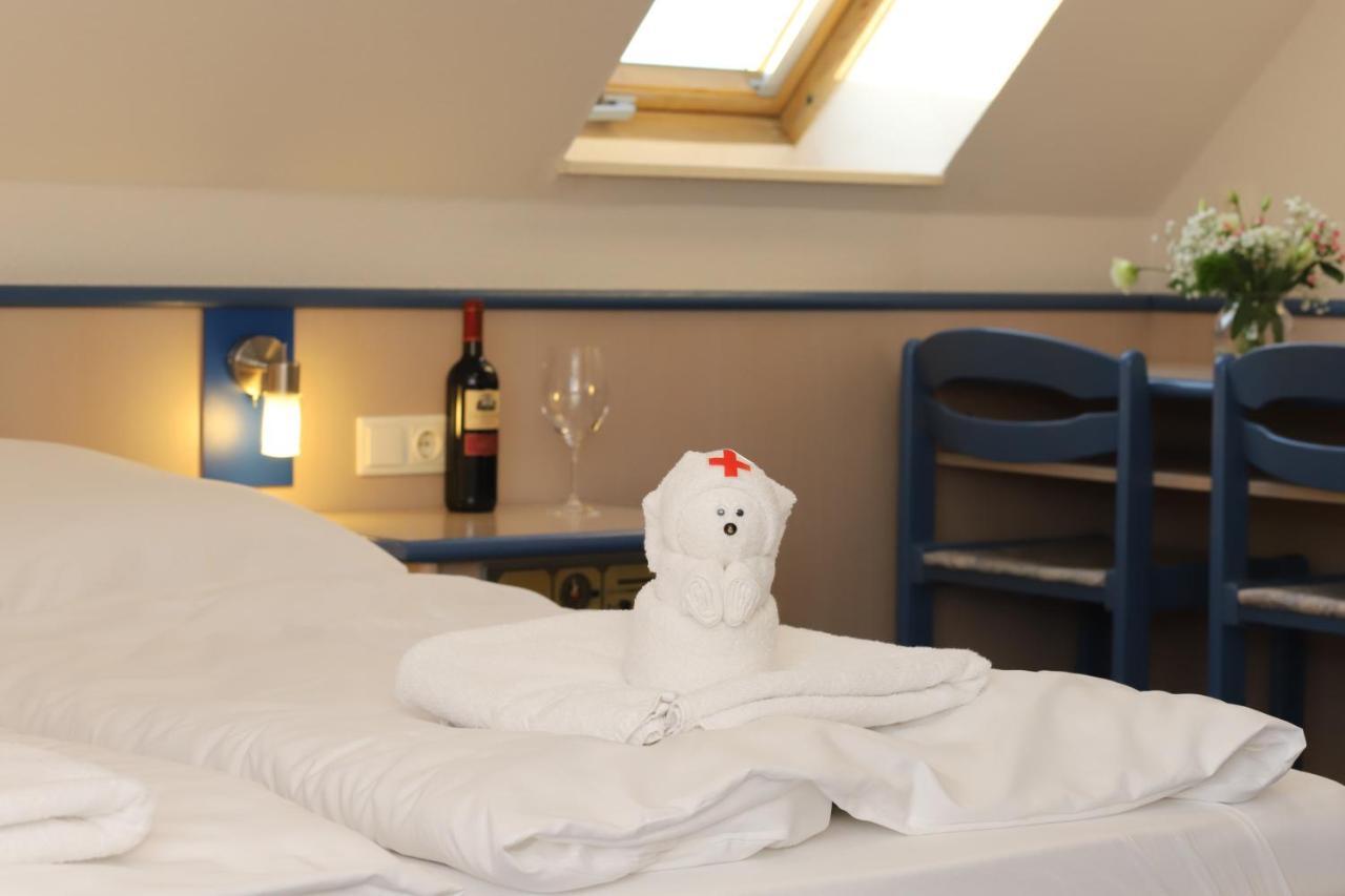 Smart Hostel By Landgasthof Velber 24H7D Seelze Kültér fotó