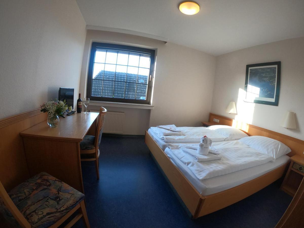 Smart Hostel By Landgasthof Velber 24H7D Seelze Kültér fotó